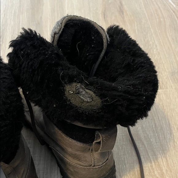 UGG Adirondack Woman’s Winter Boots - Picture 7 of 9